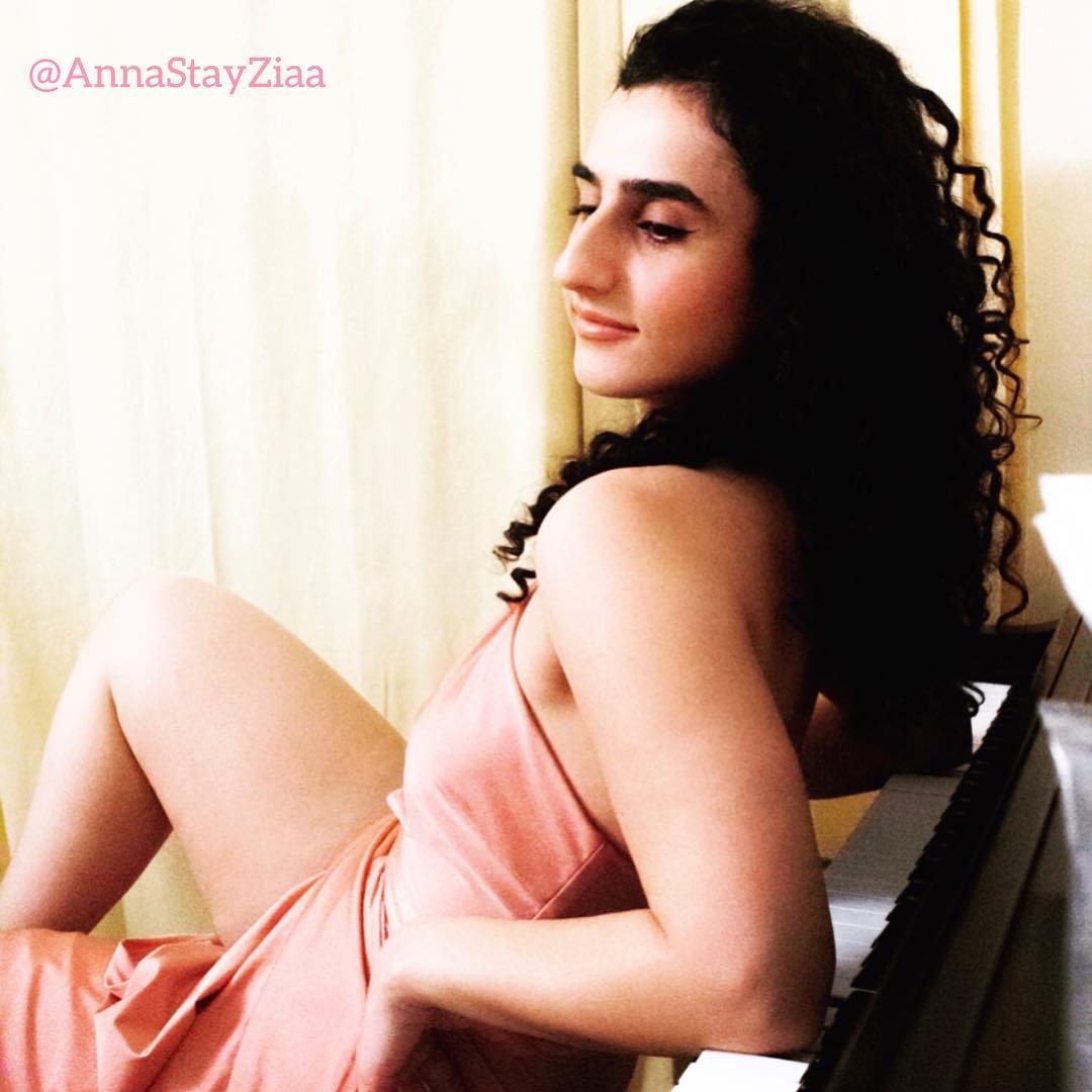 Make sure you follow her on Instagram: @annastayziaa.