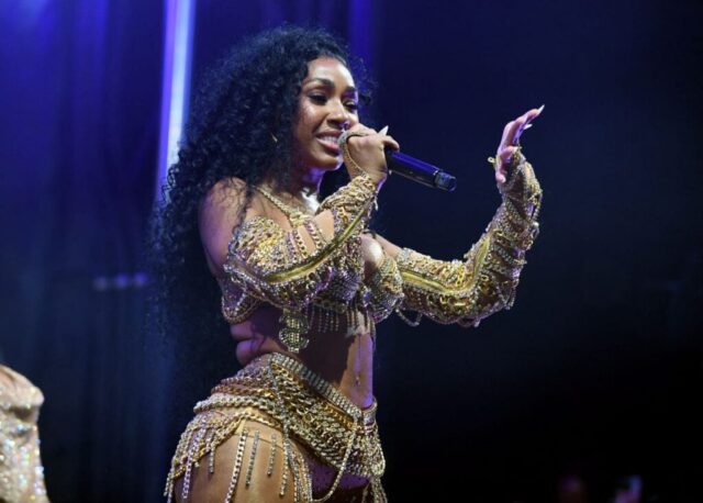 From the Strip Club to BET Experience – Yung Miami’s Wild Performance Leaves Fans Wanting More! (12)