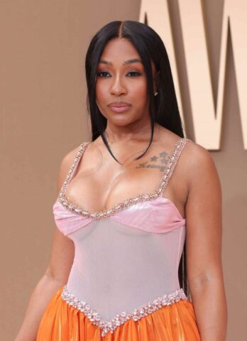 From the Strip Club to BET Experience – Yung Miami’s Wild Performance Leaves Fans Wanting More! (2)