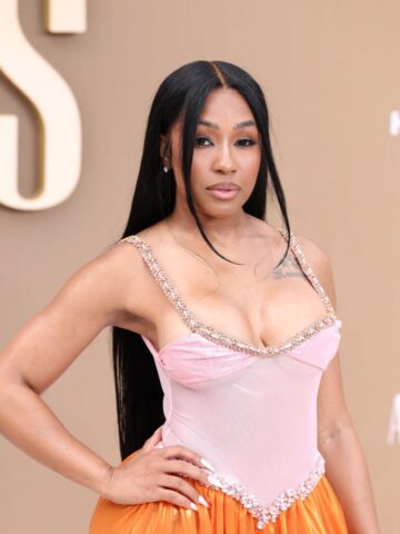 From the Strip Club to BET Experience – Yung Miami’s Wild Performance Leaves Fans Wanting More! (5)