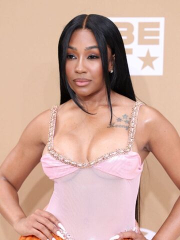 From the Strip Club to BET Experience – Yung Miami’s Wild Performance Leaves Fans Wanting More! (6)