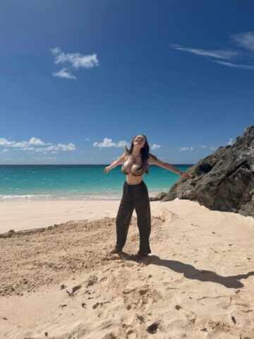 Double Take! Ashley Tervort’s Bikini Body Will Leave You Rubbing Your Eyes! (7)
