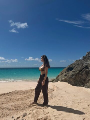 Double Take! Ashley Tervort’s Bikini Body Will Leave You Rubbing Your Eyes! (8)